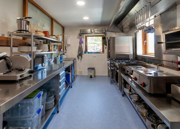 Cocina-restaurante-6a3283ddb44ce