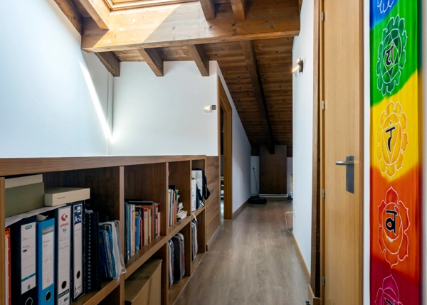 Pasillo-buhardilla-6a3283c7b0be4