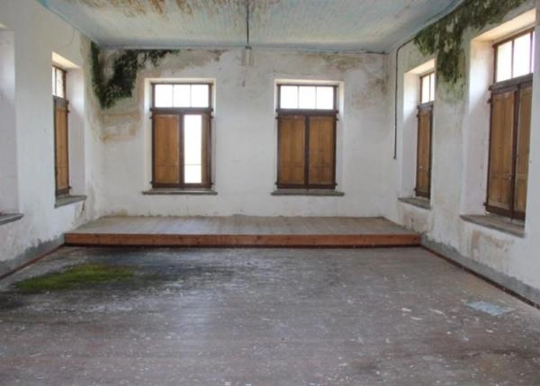 Galicia, La Coruña Ortiguiera, school, large room 3