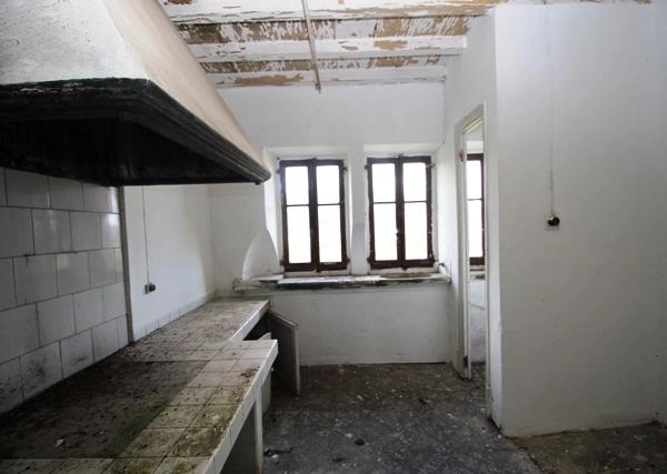 Galicia, La Coruña Ortiguiera, school, kitchen