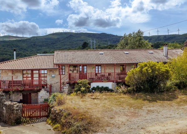 Galicia, Ourense, Ribeira Sacra, rural hotel from road