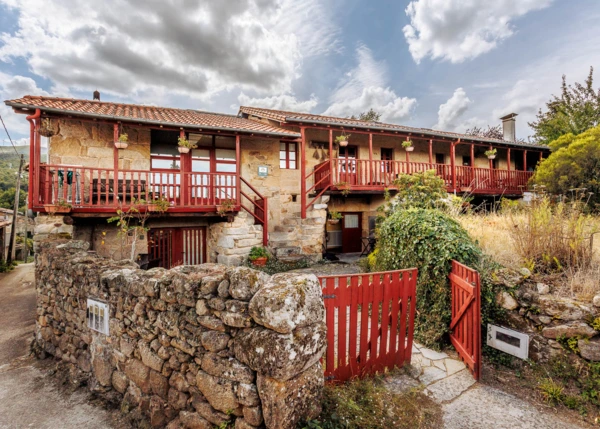 Galicia, Ourense, Ribeira Sacra, rural hotel frontal view