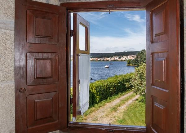 Galicia, La Coruña, Noia, vista desde ventana