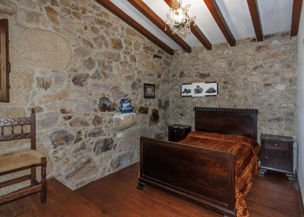Galicia, La Coruña, Noia, habitacion 2