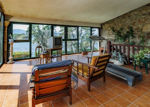 Galicia, La Coruña, Noia, salon zona deportivo