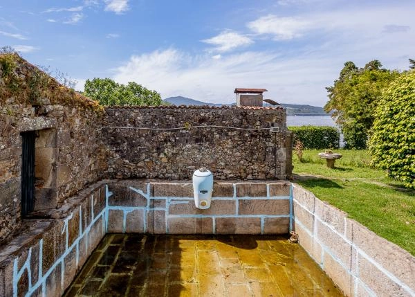 Galicia, La Coruña, Noia, piscina