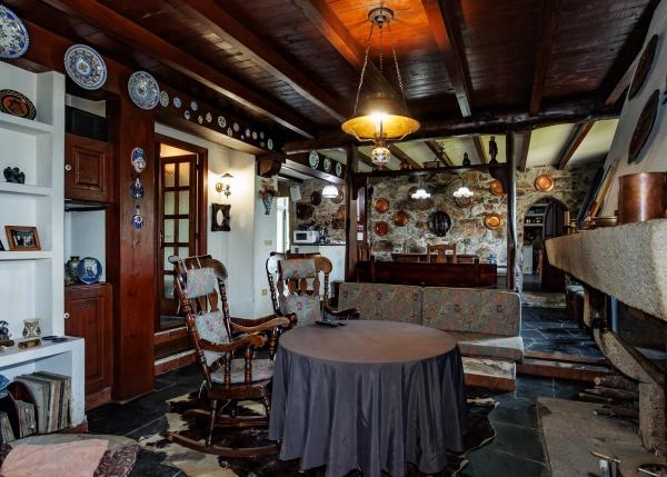 Galicia, La Coruña, Noia, salon pequeño 2