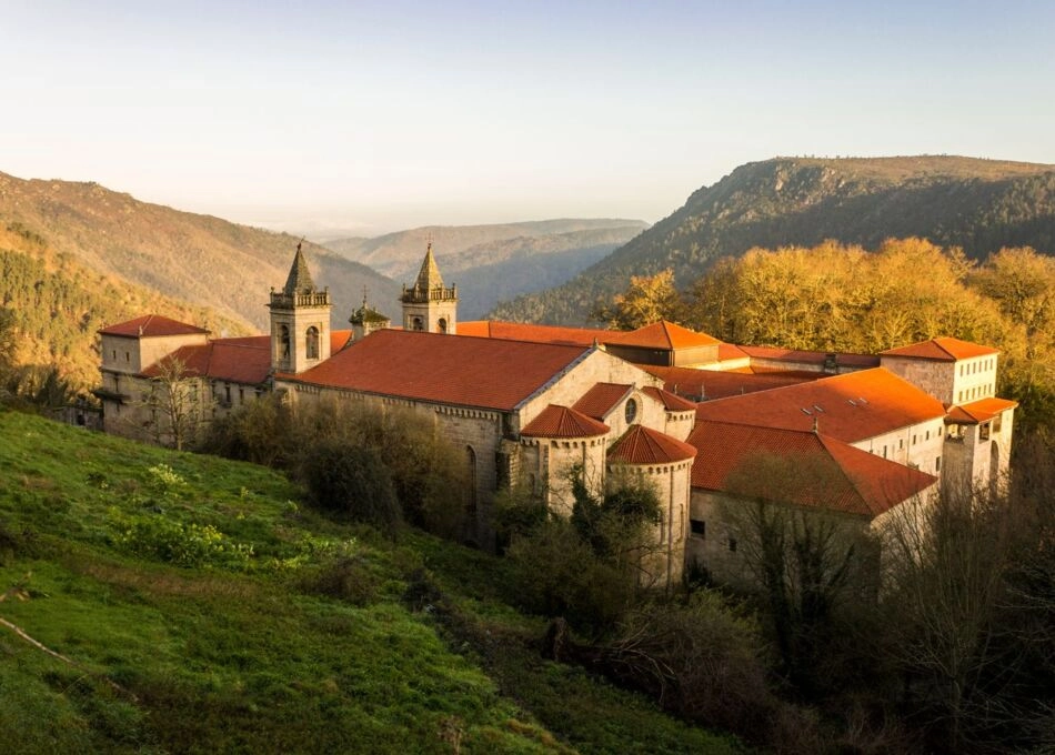 ourense-galicia-monasterio-montaña