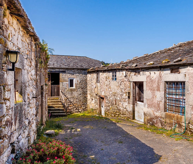 venta-aldea-abandonada